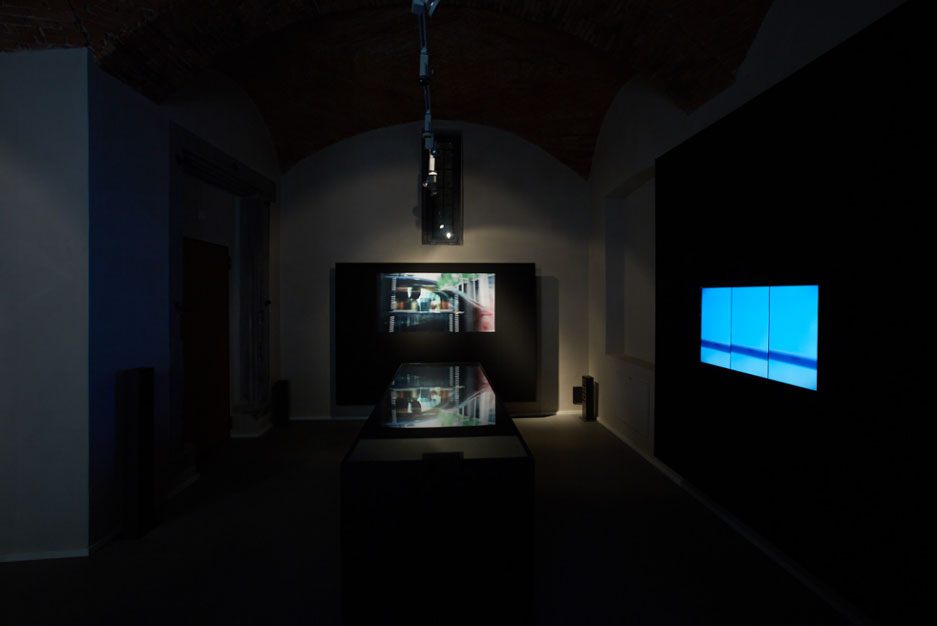 vista ambiente mostra presso Le stanze Trescore Balneario